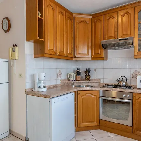 Holiday home Mirela, A Romantic And Charming Pool