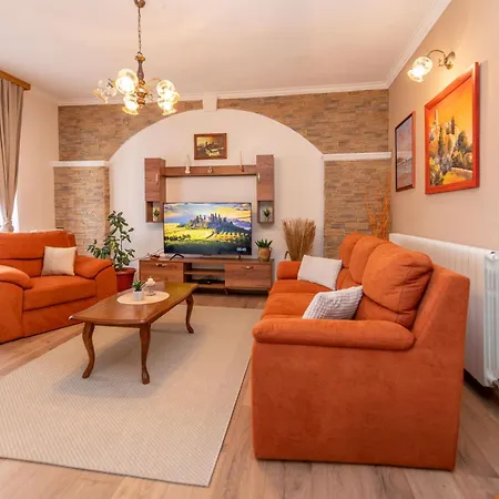 Mirela, A Romantic And Charming Pool Ferienhaus Nedeščina