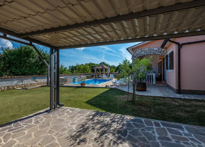 Feriehus Mirela, A Romantic And Charming Pool *