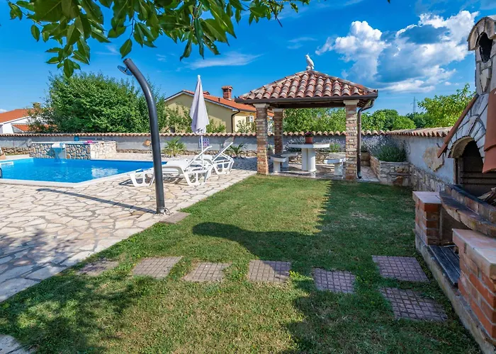 Mirela, A Romantic And Charming Pool * Nedeščina