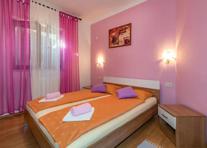 Feriehus Mirela, A Romantic And Charming Pool *