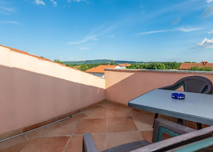 Feriehus Mirela, A Romantic And Charming Pool Nedeščina